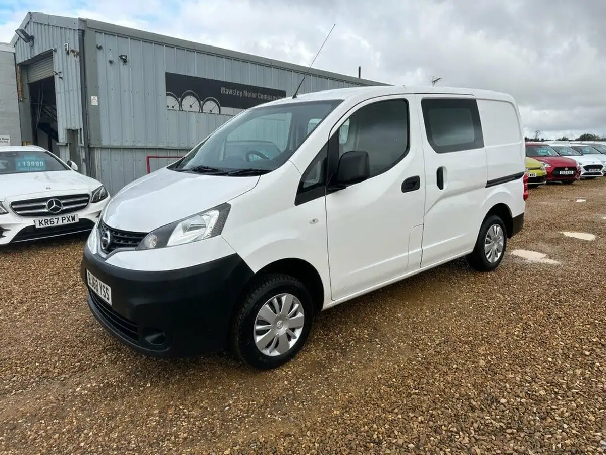 2018-nissan-nv200-15td-acenta-89bhp-crewcab-van-big-0