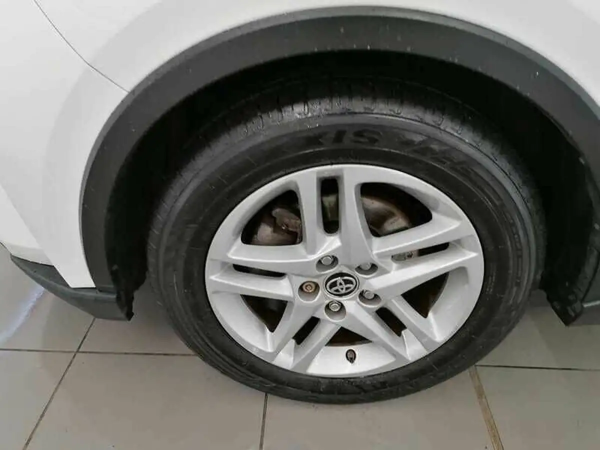 2020-toyota-c-hr-18-vvt-i-icon-big-6