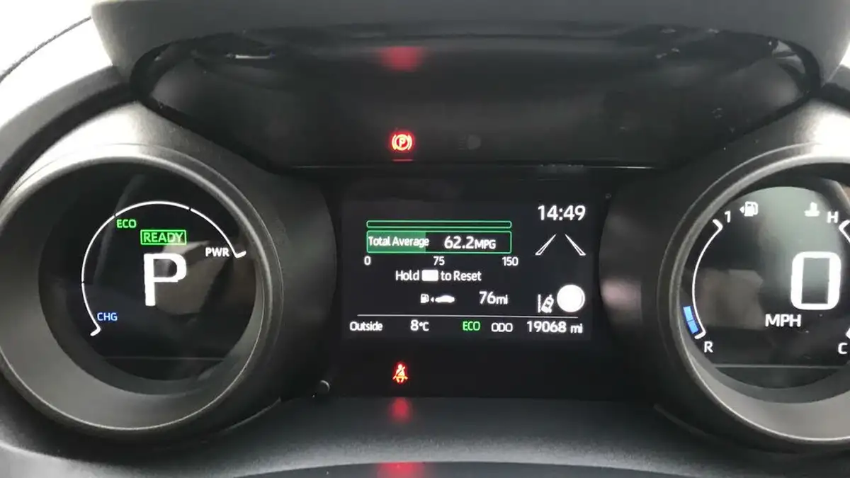 2023-toyota-yaris-15-vvt-i-design-big-8