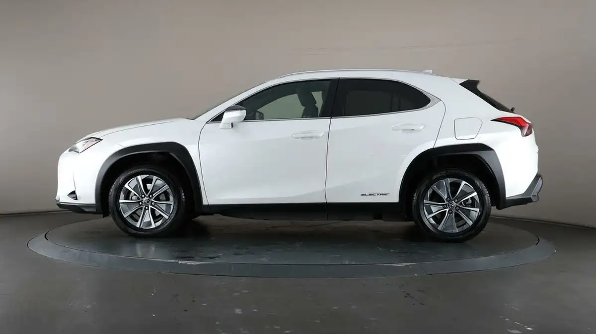 2021-lexus-ux-300e-e-ux-big-4