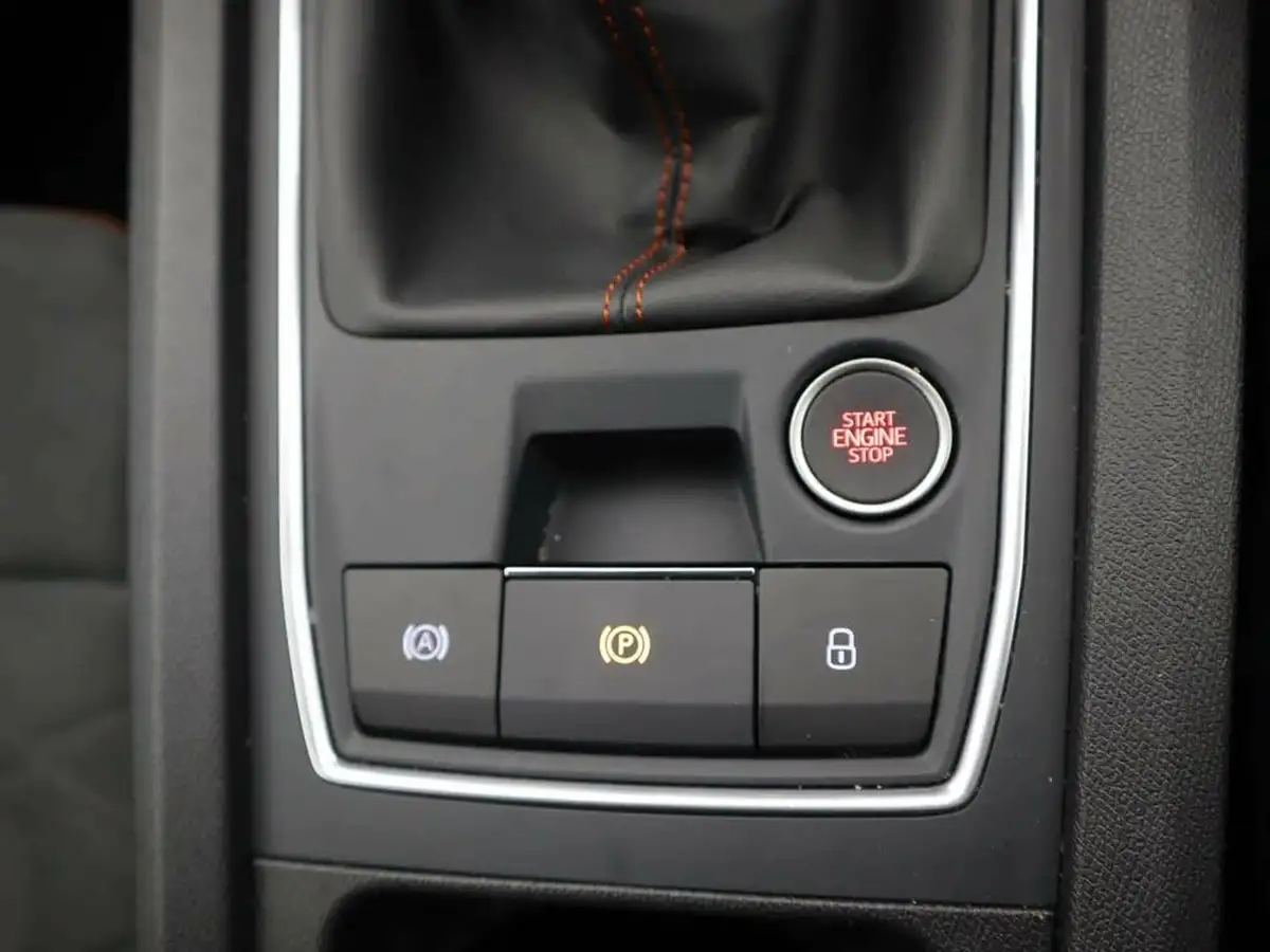 2021-seat-leon-15-tsi-evo-fr-sport-130ps-hatchback-big-19