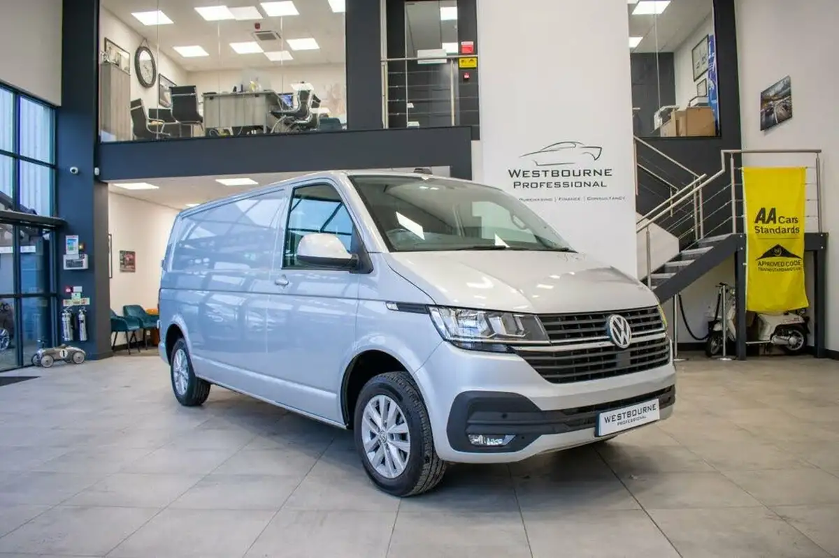 2022-volkswagen-transporter-20tdi-t30-highline-bmt-swb-150pseu6d-kombi-big-0
