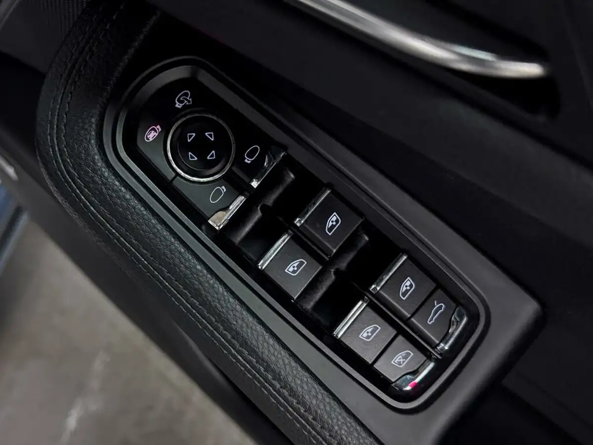 2020-porsche-macan-30-v6-s-big-10