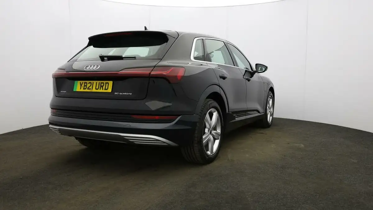 2021-audi-e-tron-50e-technik-station-wagon-big-60