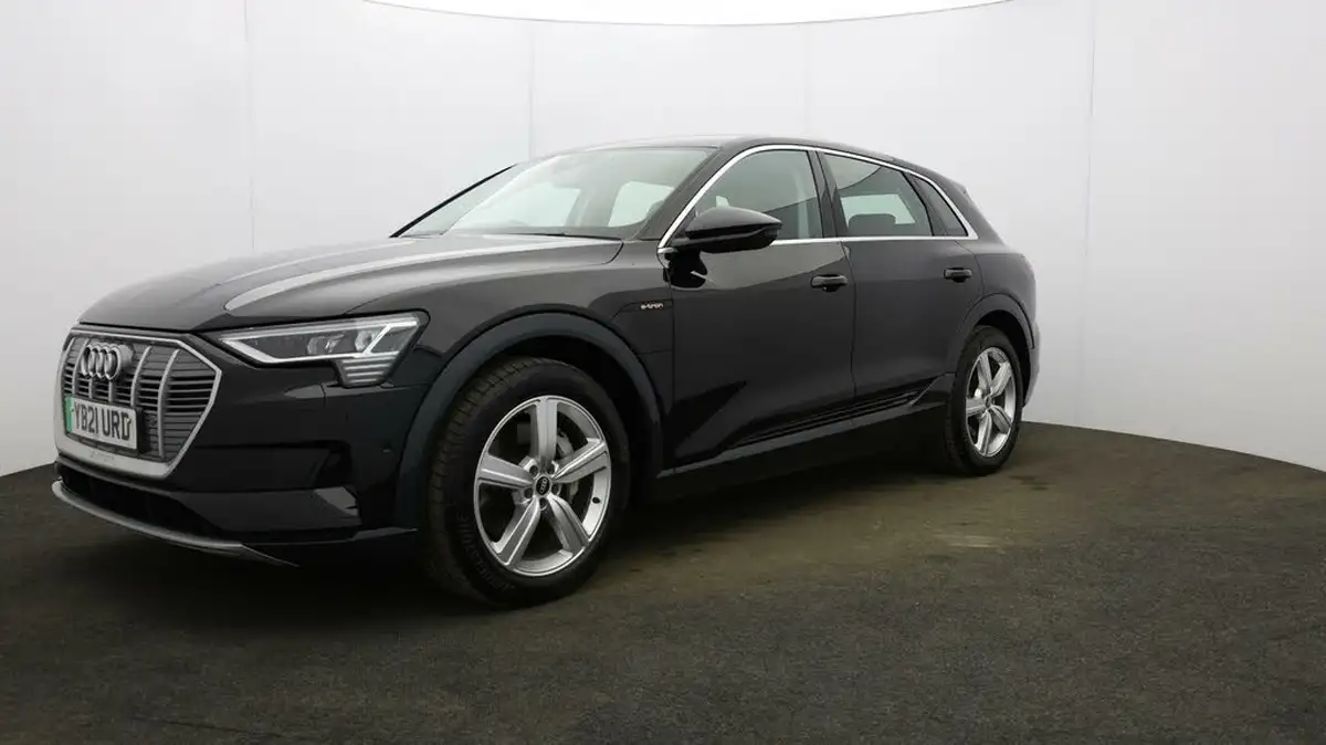 2021-audi-e-tron-50e-technik-station-wagon-big-36
