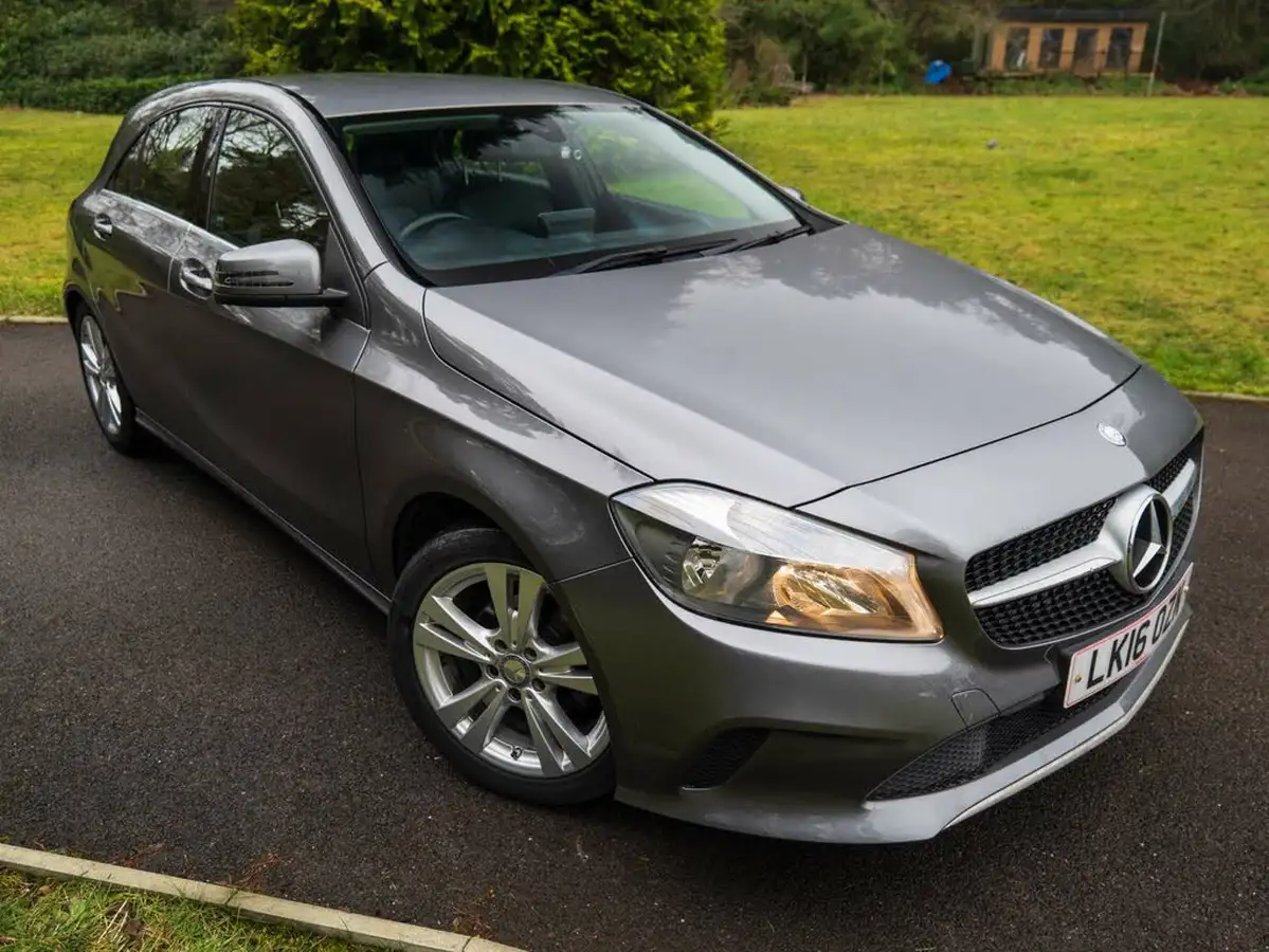 2016-mercedes-benz-a-class-15d-a180d-sport-ss-big-0
