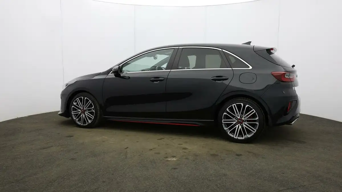 2021-kia-ceed-16-t-gdi-gt-dct-big-65