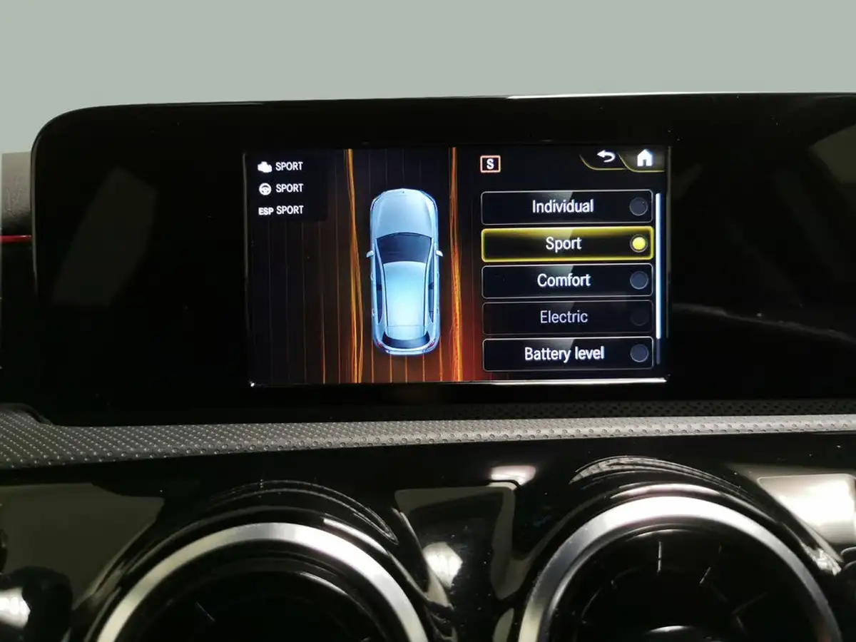 2021-mercedes-benz-a-class-13-a250e-amg-line-hatchback-5d-big-13