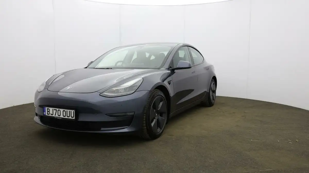 2020-tesla-model-3-e-long-range-big-31