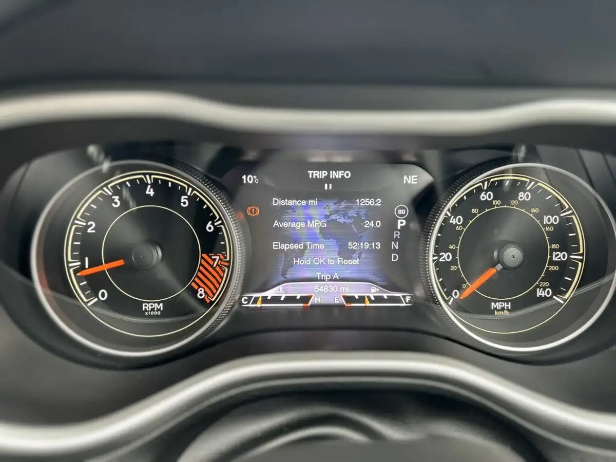 2015-jeep-cherokee-32-trailhawk-big-23