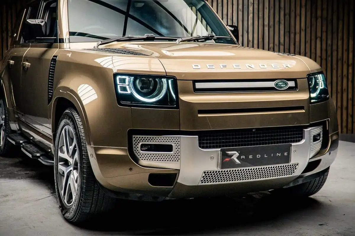 2022-land-rover-110-defender-20-p400e-xs-edition-big-10