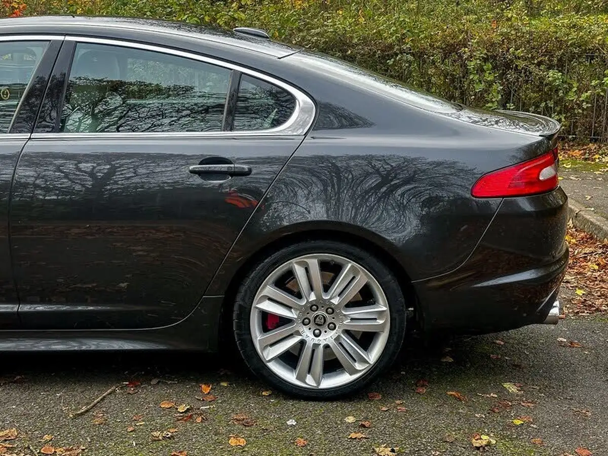 2011-jaguar-xf-50-xfr-big-7