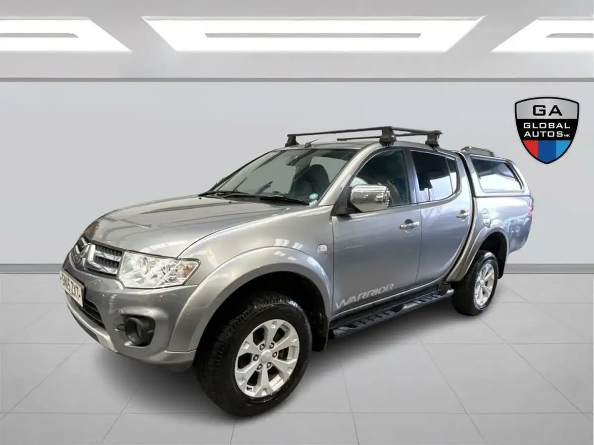 2015-mitsubishi-l200-25td-warrior-big-6