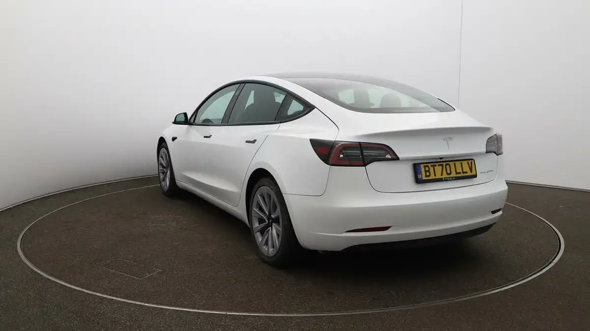 2020-tesla-model-3-e-long-range-big-58