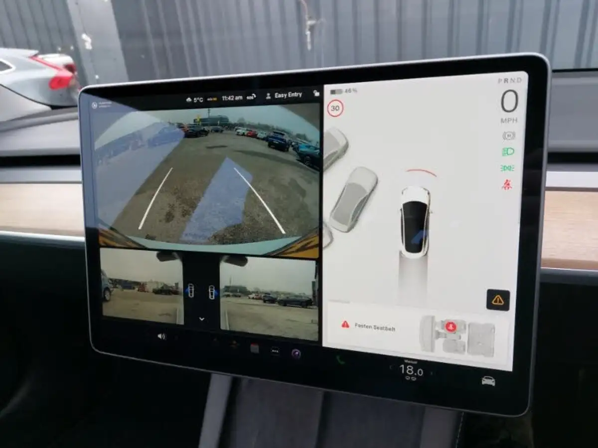2021-tesla-model-3-e-long-range-awd-big-10