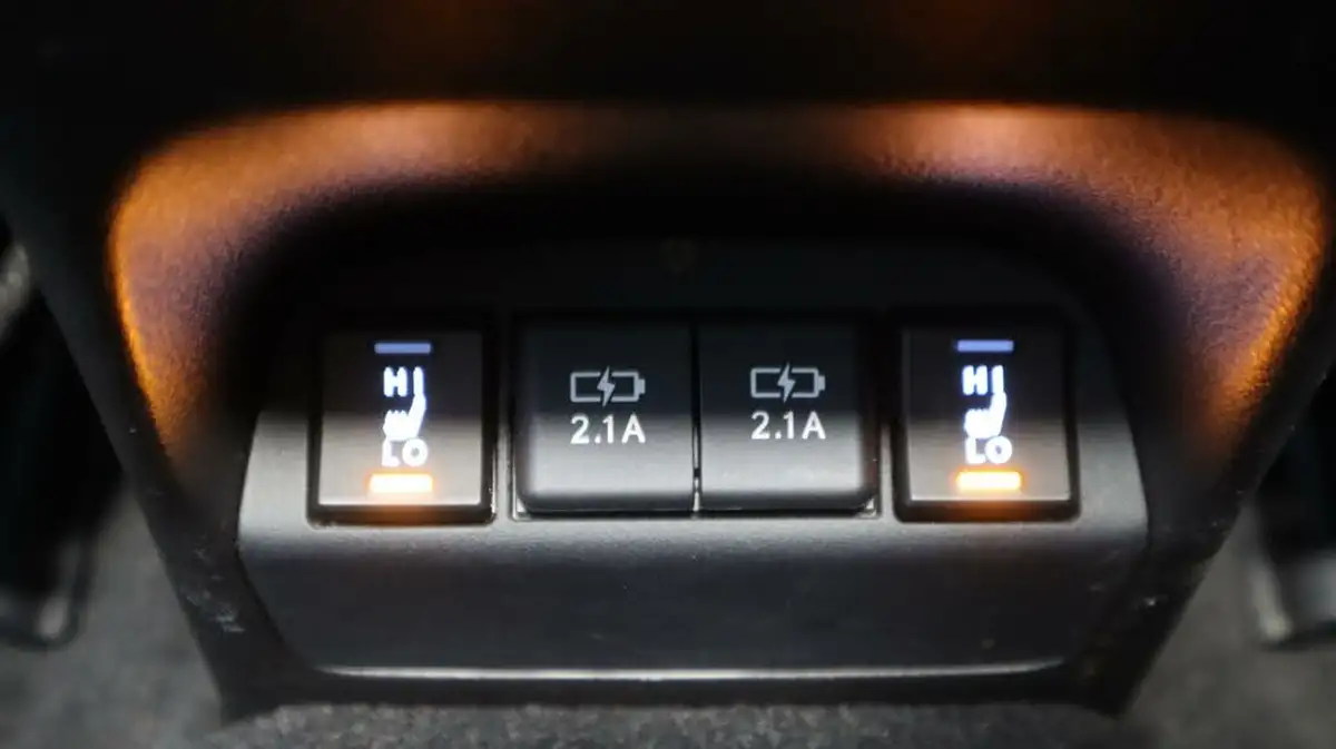 2021-lexus-ux-300e-e-ux-big-23