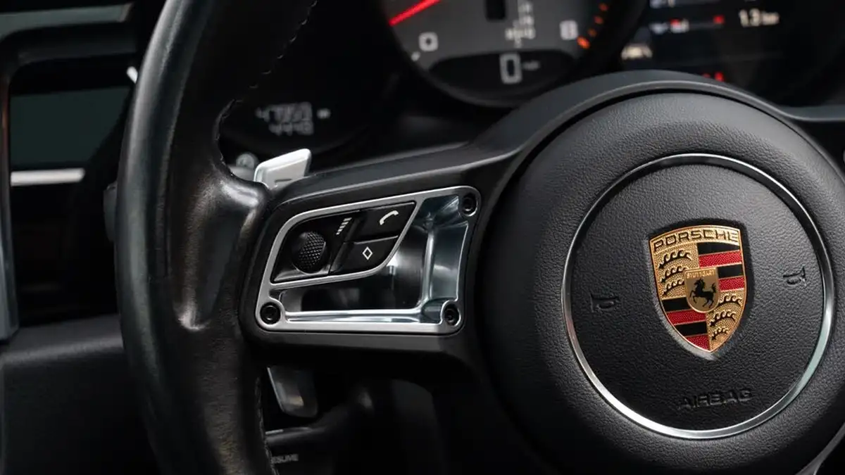 2021-porsche-macan-30-s-big-16