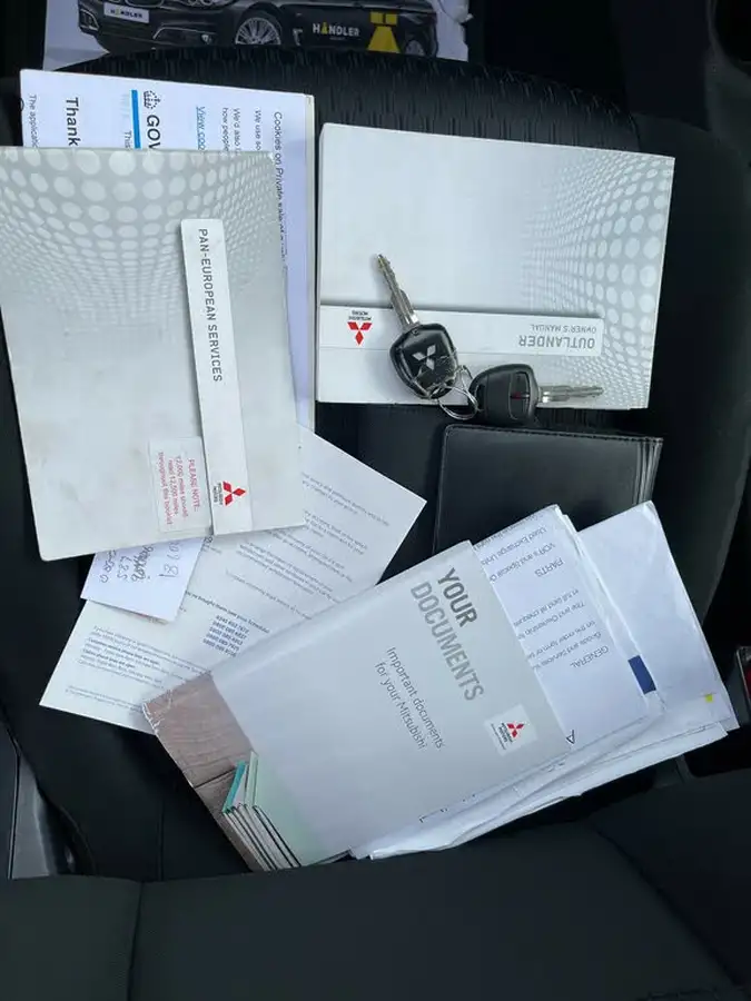 2013-mitsubishi-outlander-22di-d-gx3-7st-big-47
