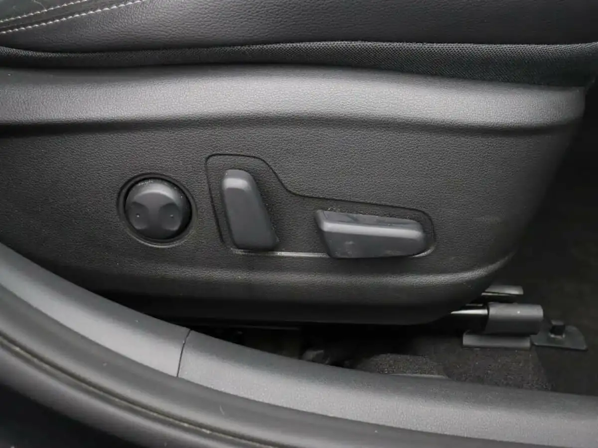 2018-hyundai-kona-16-t-gdi-premium-gt-2-tone-roof-big-39