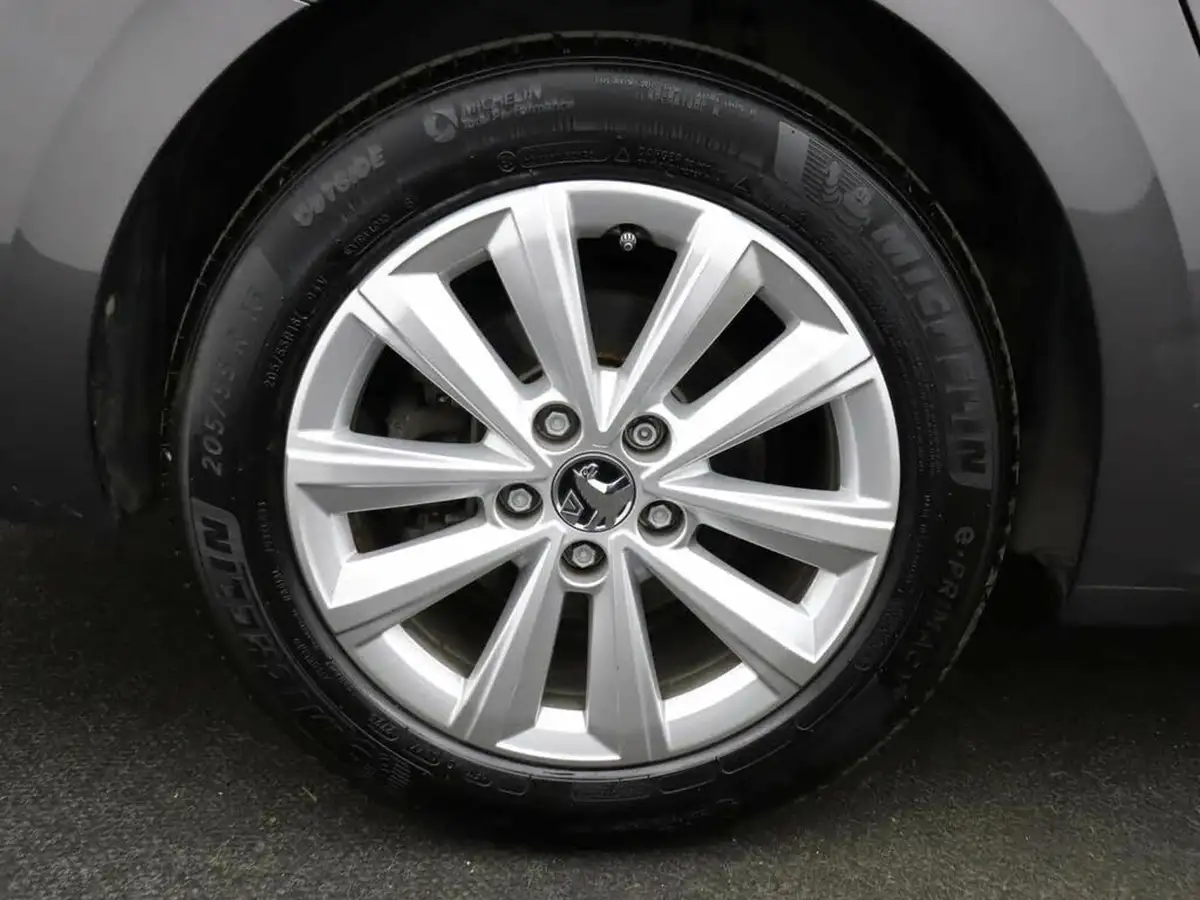2022-vauxhall-astra-15-turbo-d-design-sport-tourer-big-12