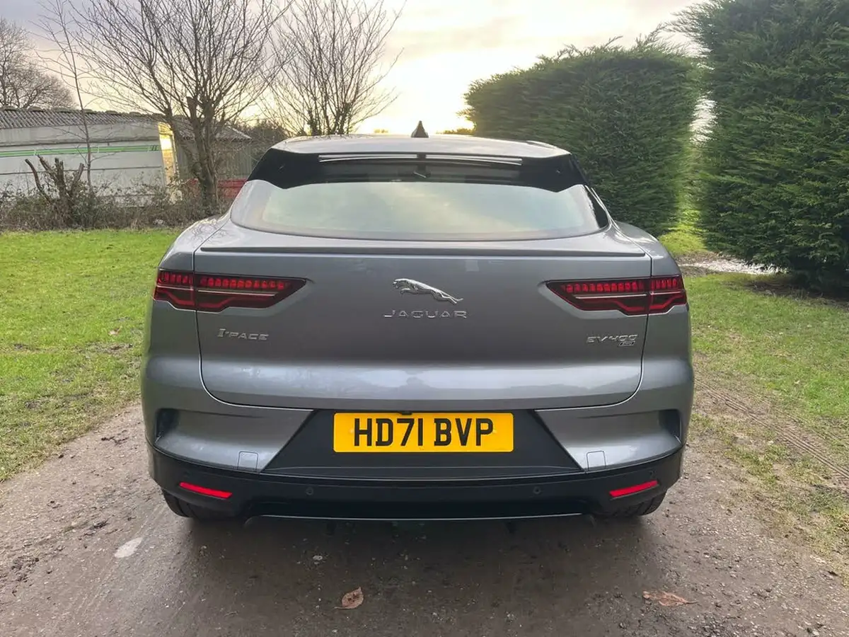 2022-jaguar-i-pace-ev400-hse-big-11