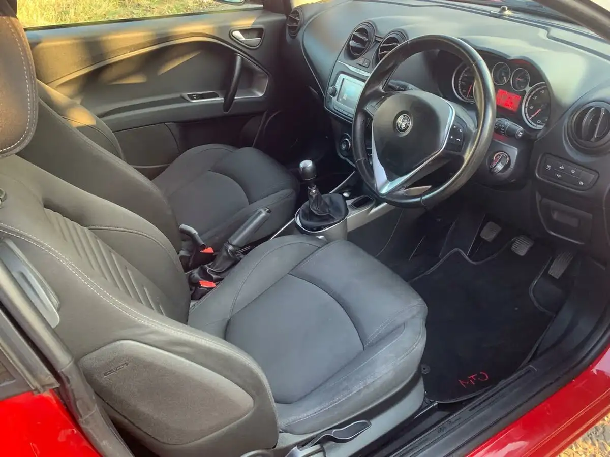 2017-alfa-romeo-mito-14-big-5