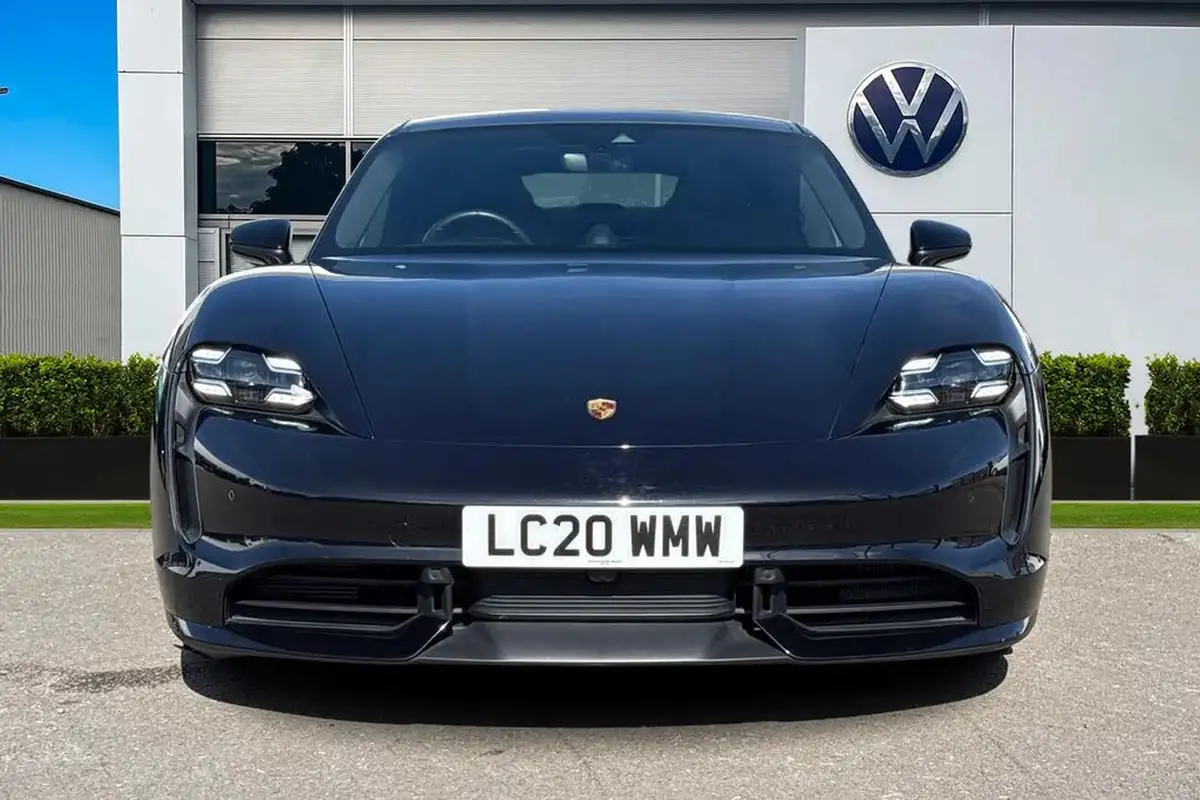 2020-porsche-taycan-e-turbo-big-5