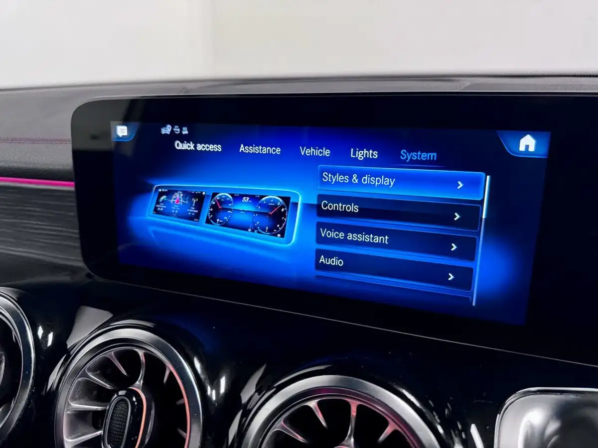 2022-mercedes-benz-eqb-e-eqb-350-amg-line-big-46
