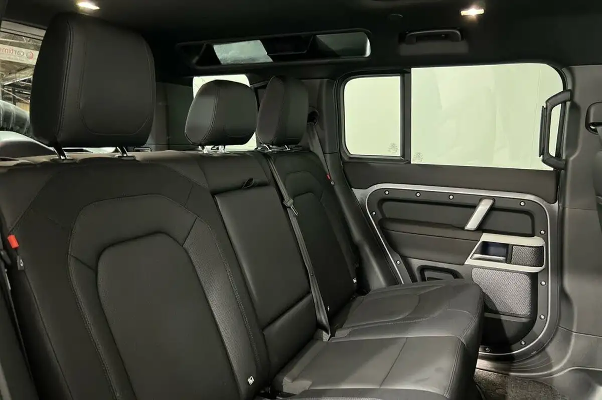 2024-land-rover-110-defender-20-p300-x-dynamic-se-big-21