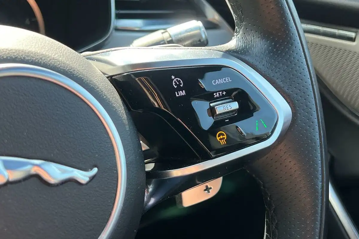2022-jaguar-f-pace-20-d200-r-dynamic-se-big-44