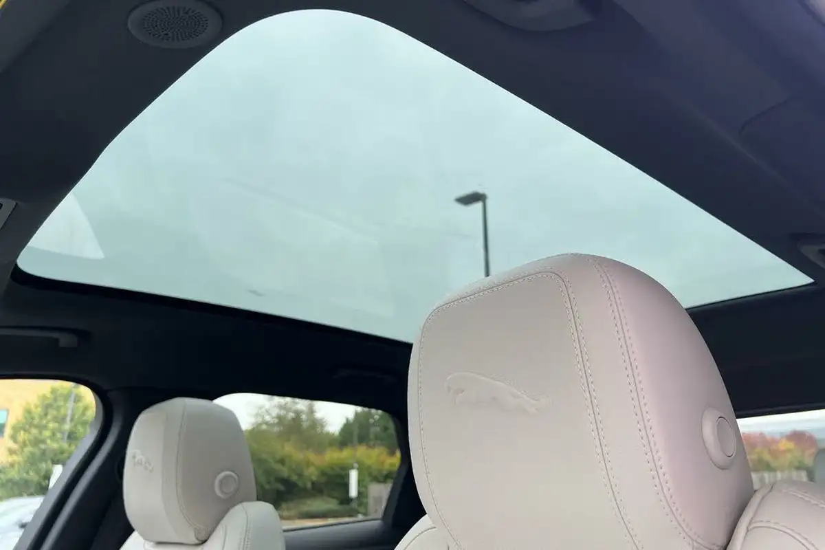 2024-jaguar-f-pace-20-d200-r-dynamic-se-black-90th-anniversary-edition-big-5