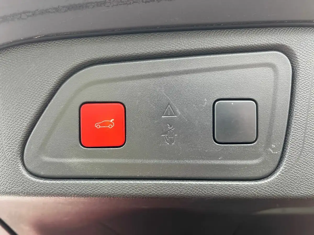 2021-citroen-c5-aircross-12-puretech-shine-plus-eat8-big-15