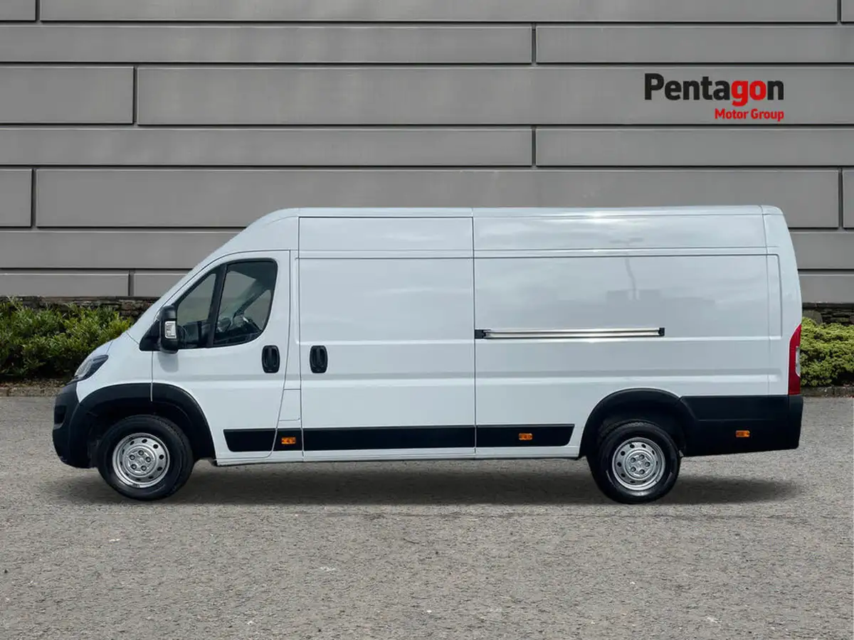 2023-peugeot-boxer-22-bluehdi-professional-premium-435-l4h2-big-11