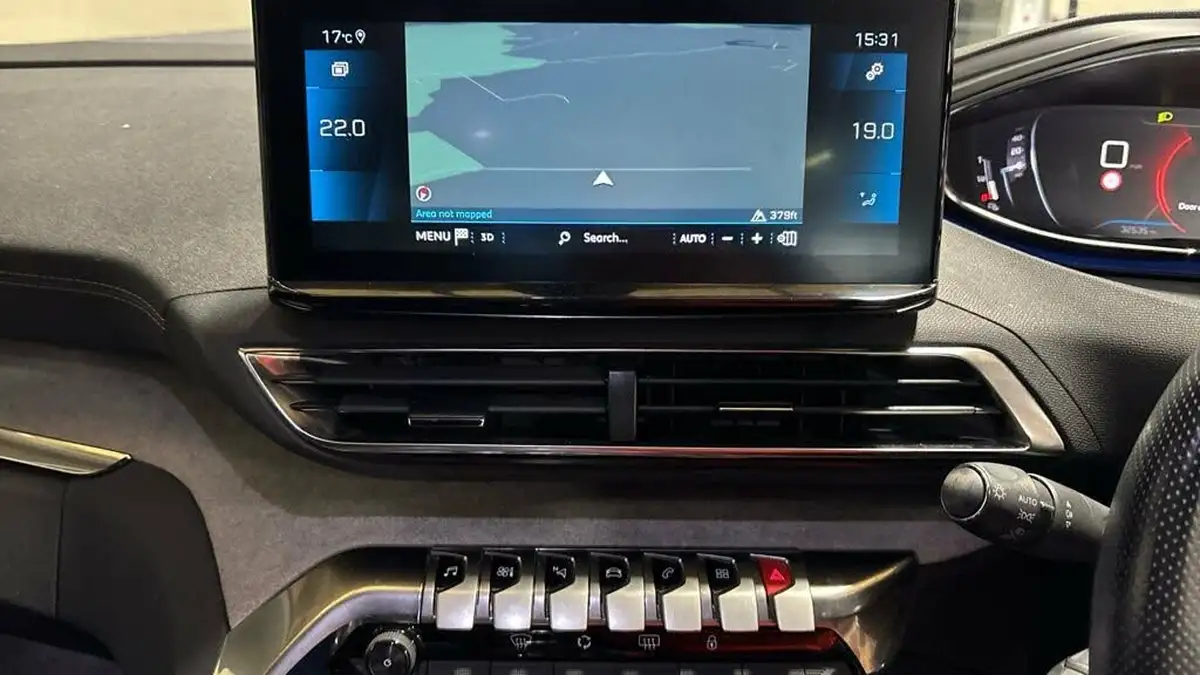2021-peugeot-3008-suv-12-puretech-gt-big-8