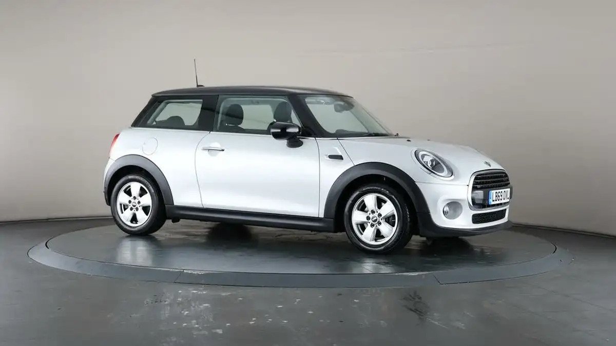 2019-mini-cooper-15-cooper-classic-hatchback-3d-auto-big-48