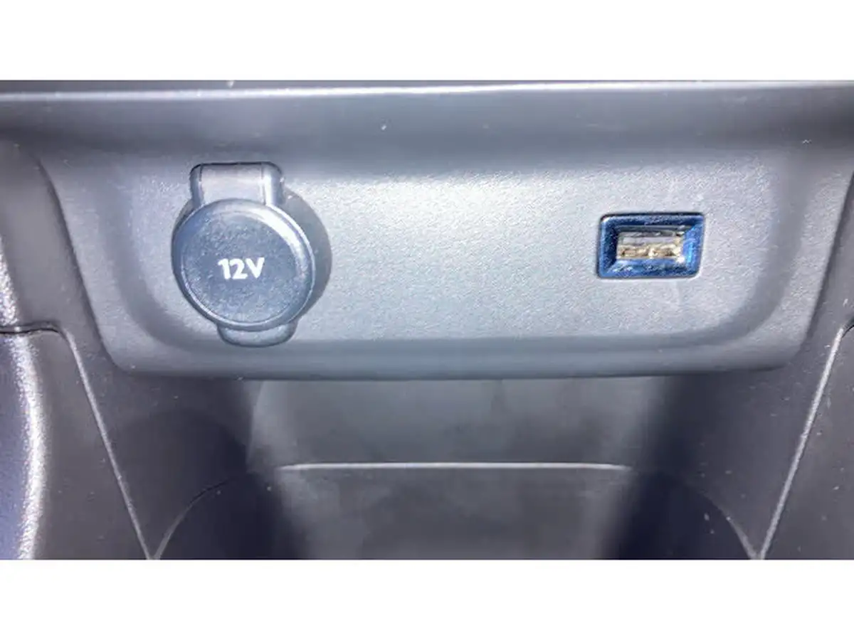 2023-citroen-c3-12-puretech-elle-83ps-ss-big-23