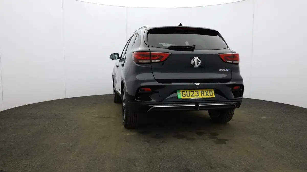 2023-mg-zs-suv-e-trophy-ev-156ps-long-range-big-52