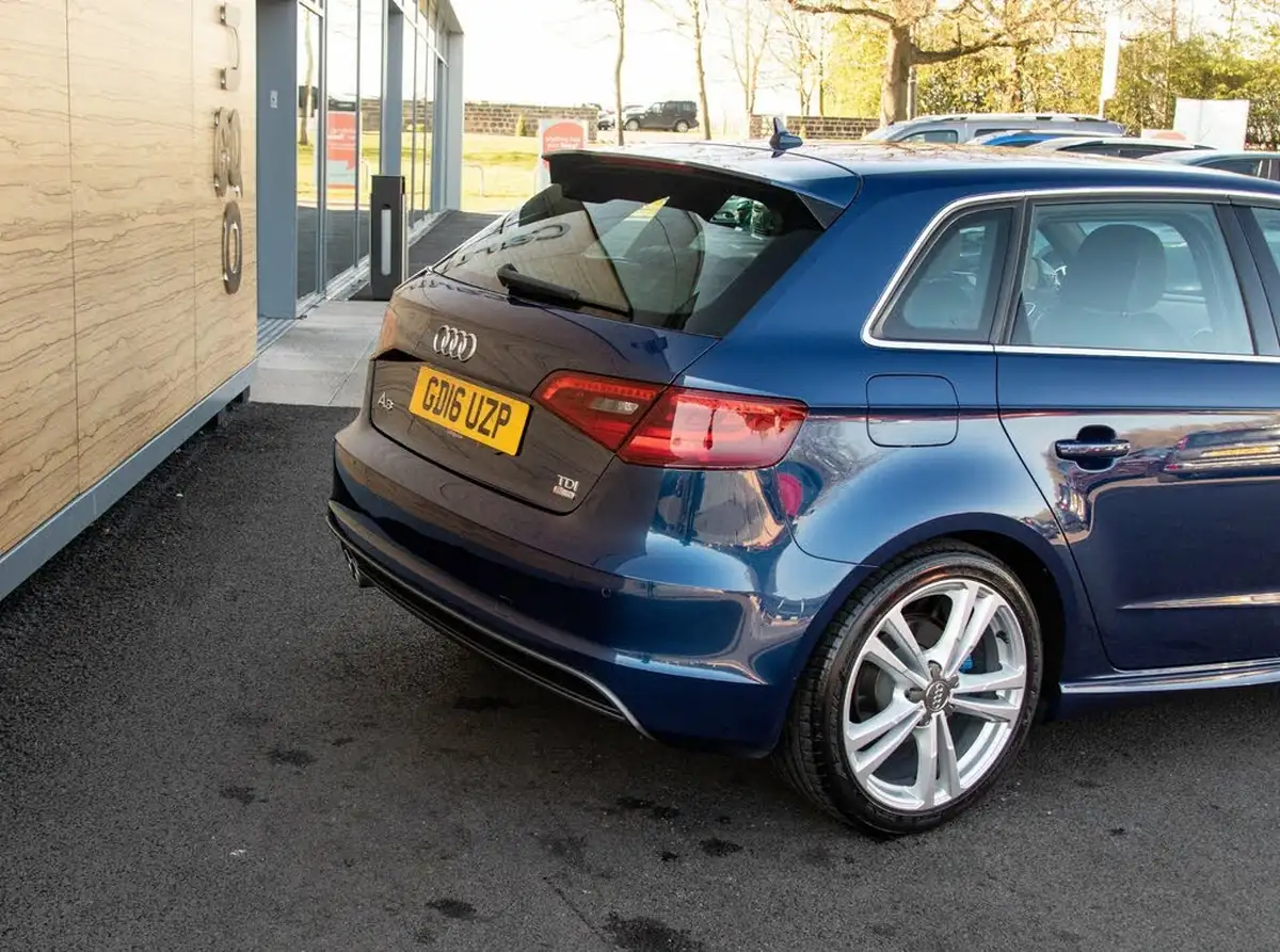 2016-audi-a3-20-tdi-s-line-150ps-nav-sportback-5d-tronic-big-8