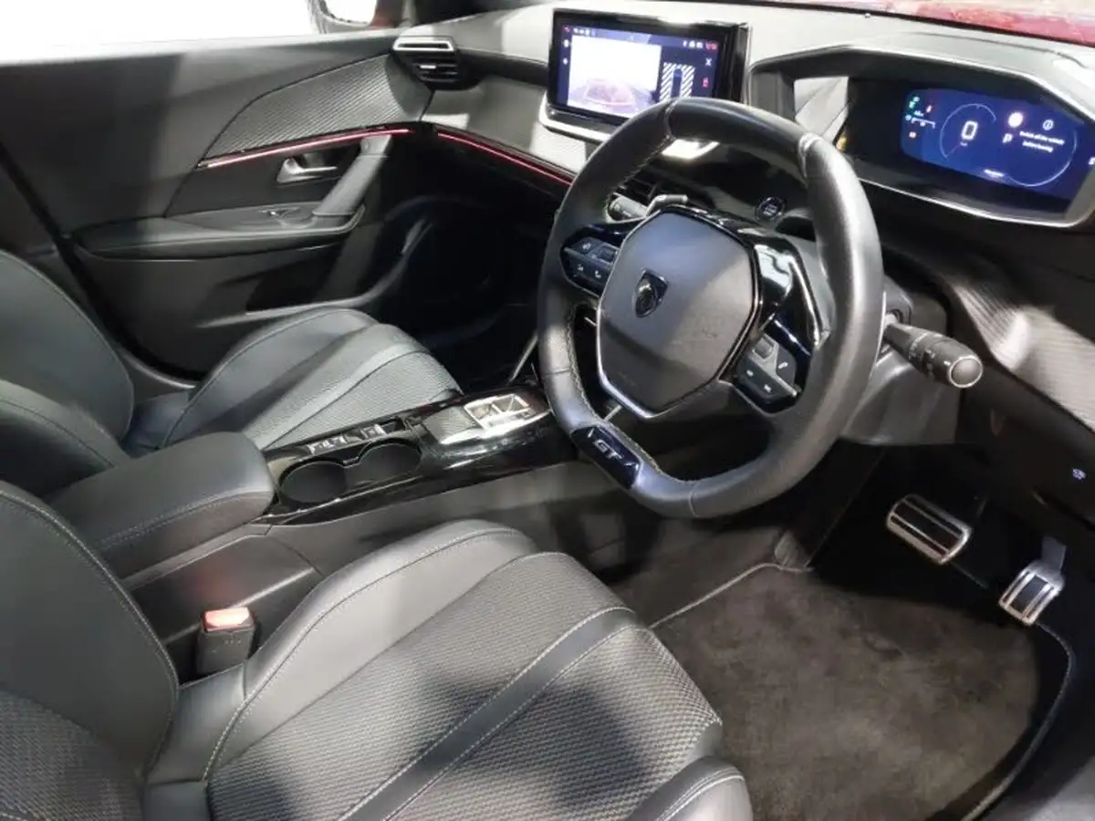 2023-peugeot-2008-suv-big-13