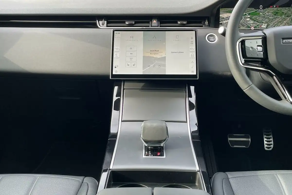2024-land-rover-range-rover-evoque-15-p270e-dynamic-se-big-14