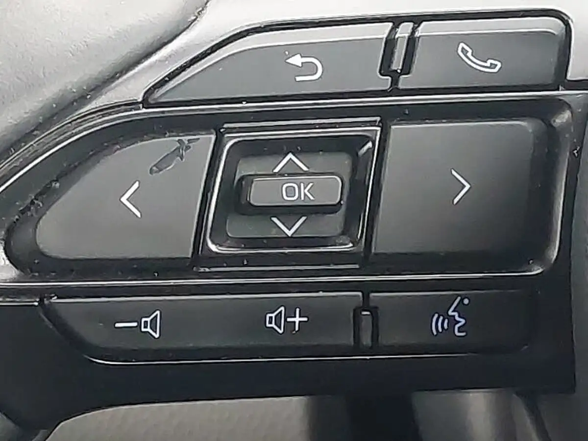 2022-toyota-yaris-cross-15-vvt-i-icon-big-13