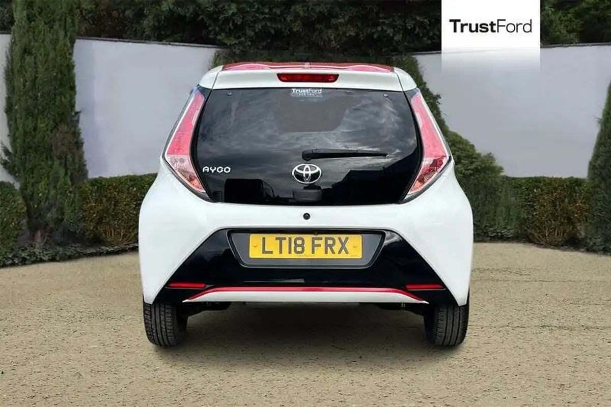 2018-toyota-aygo-10-vvt-i-x-press-71bhp-big-6