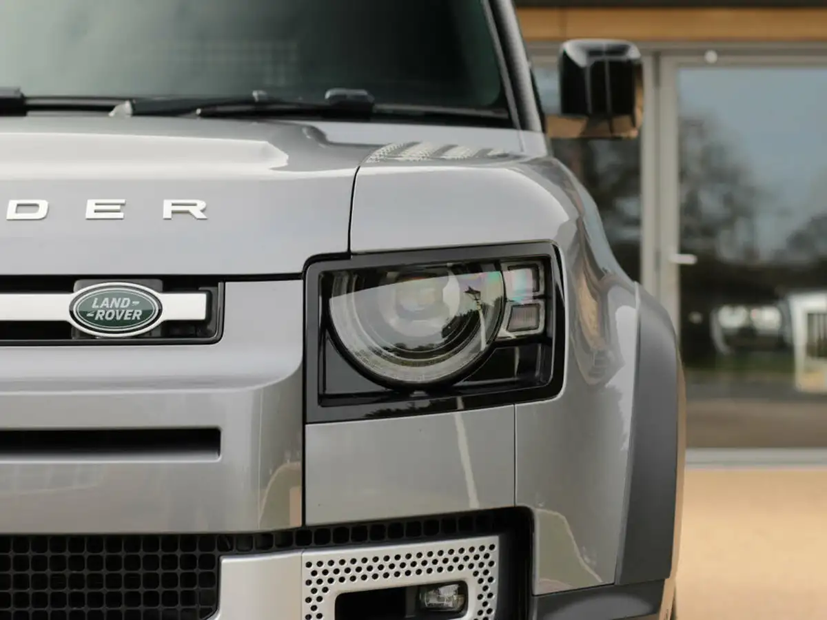 2021-land-rover-110-defender-30-d250-hard-top-se-110-big-18