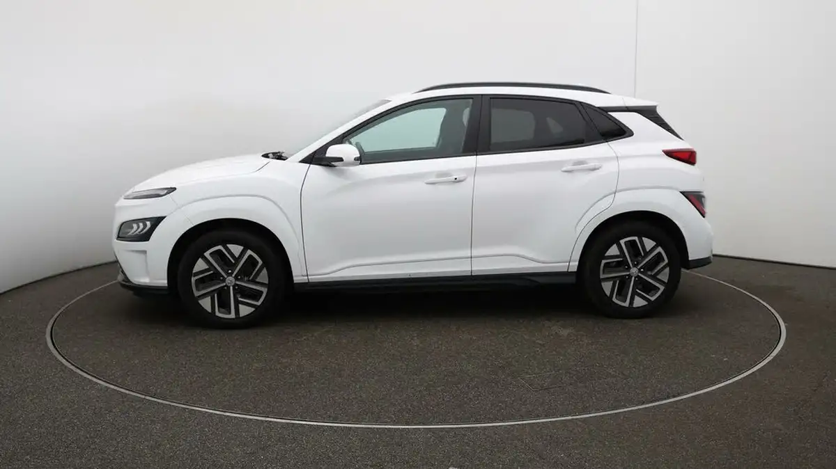 2022-hyundai-kona-e-premium-204ps-64kwh-7kw-obc-big-4