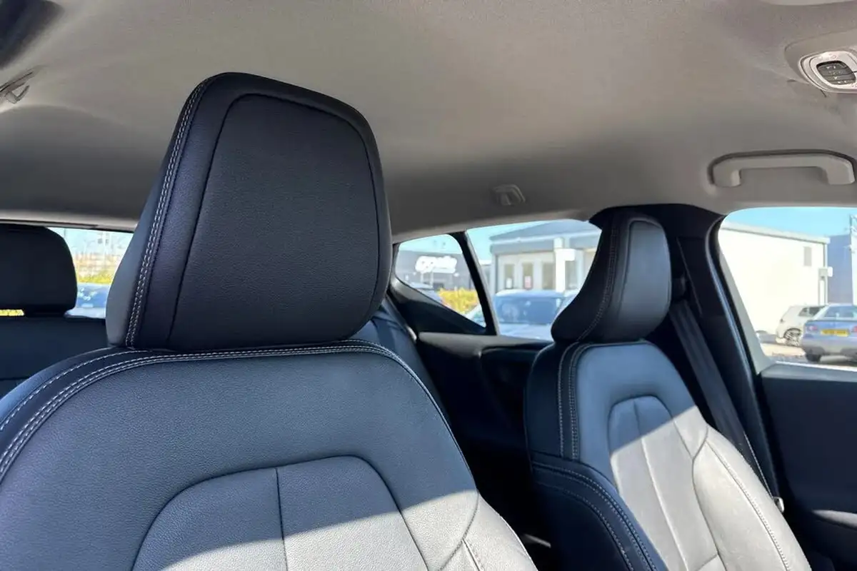 2020-volvo-xc40-15-t5-inscription-plug-in-hybrid-big-23