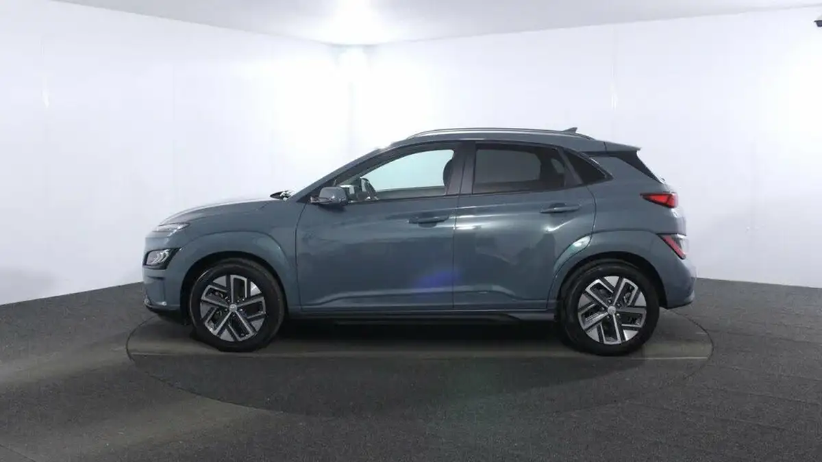 2023-hyundai-kona-e-premium-136ps-39kwh-big-3