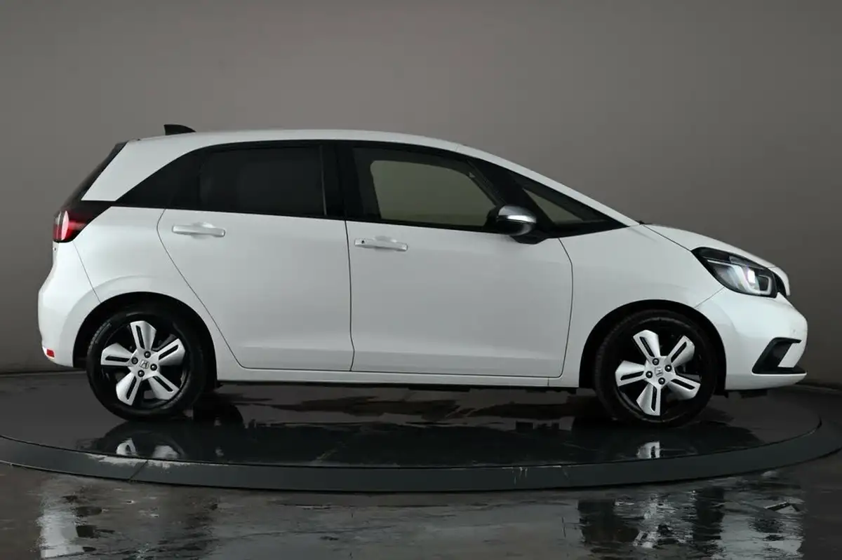 2021-honda-jazz-15-i-mmd-ex-107ps-big-2