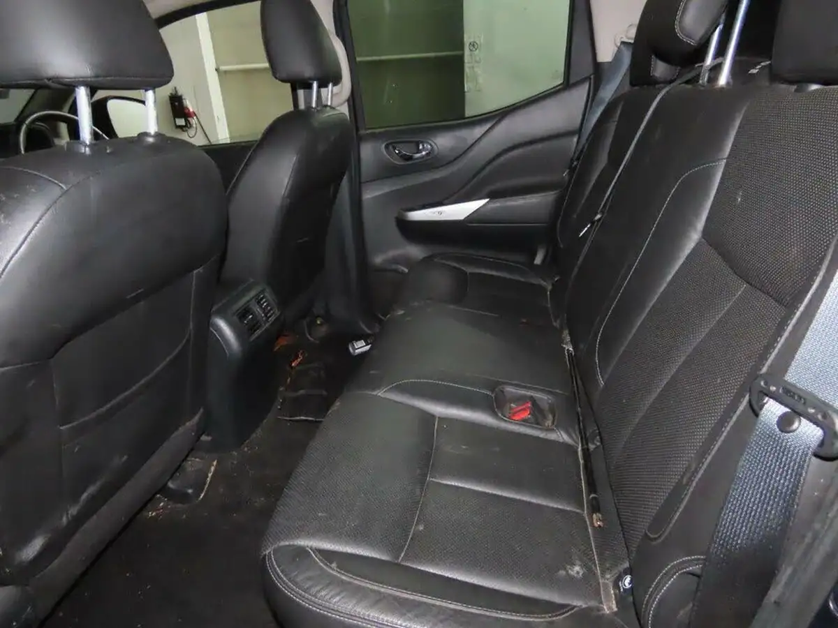 2018-nissan-navara-23dci-tekna-big-6