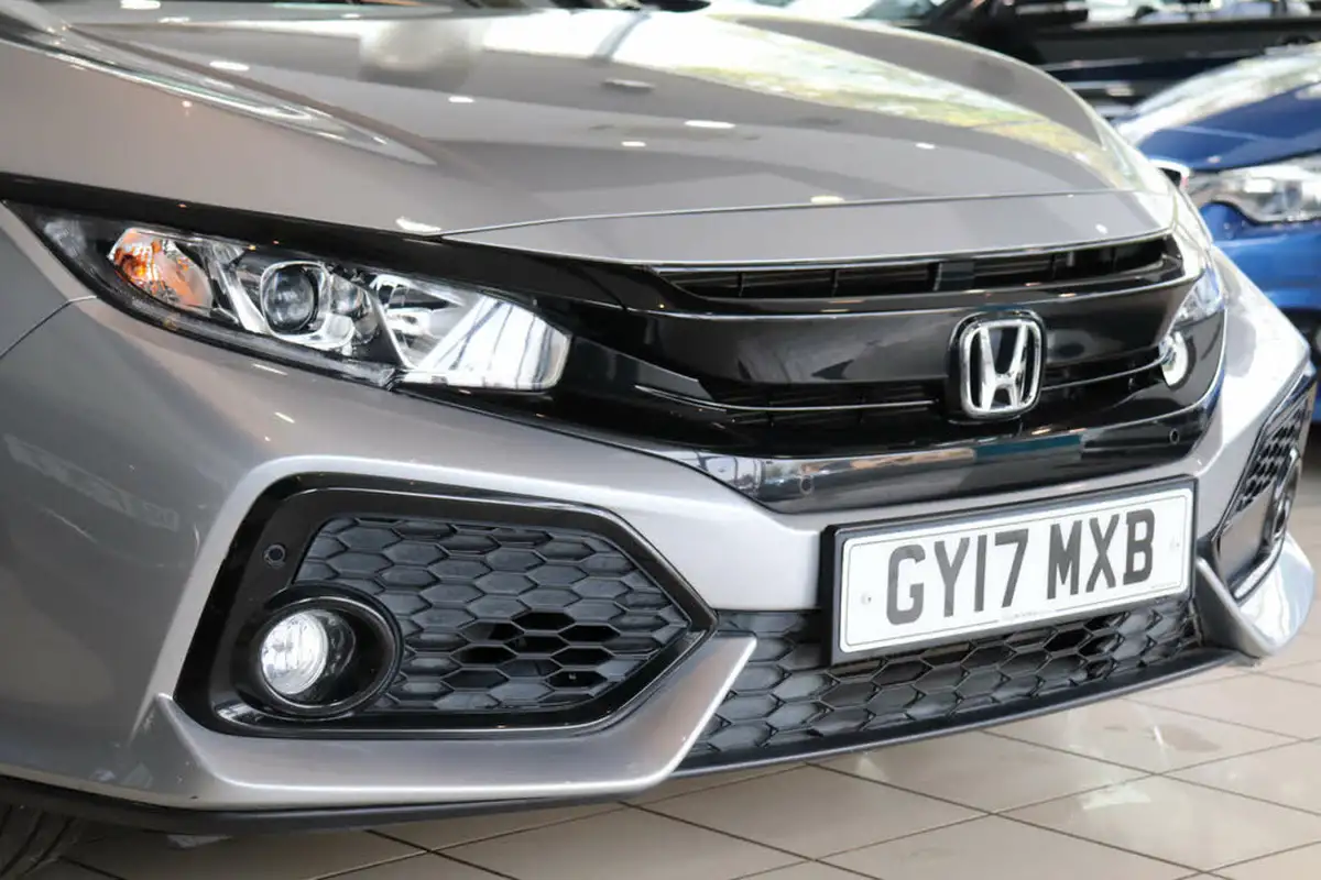 2017-honda-civic-10-vtec-turbo-sr-cvt-big-57