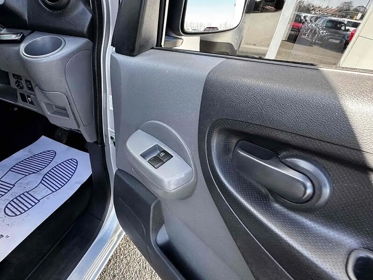 2019-nissan-env200-e-acenta-panel-van-auto-big-23